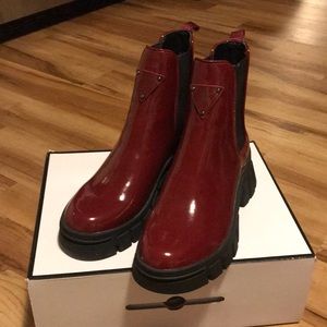 NIB GUESS HESTIA MEDIUM RED BOOT. So stylish and comfortable!